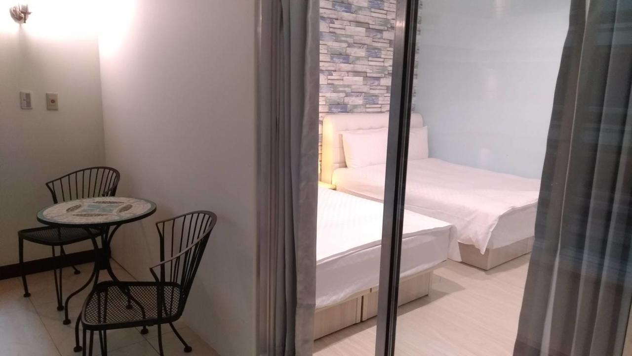 85 Eagle Hotel Kaohsiung Bagian luar foto