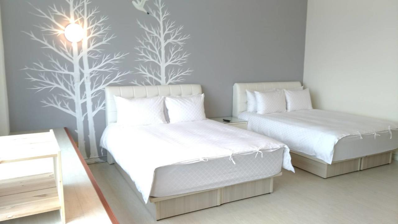 85 Eagle Hotel Kaohsiung Bagian luar foto