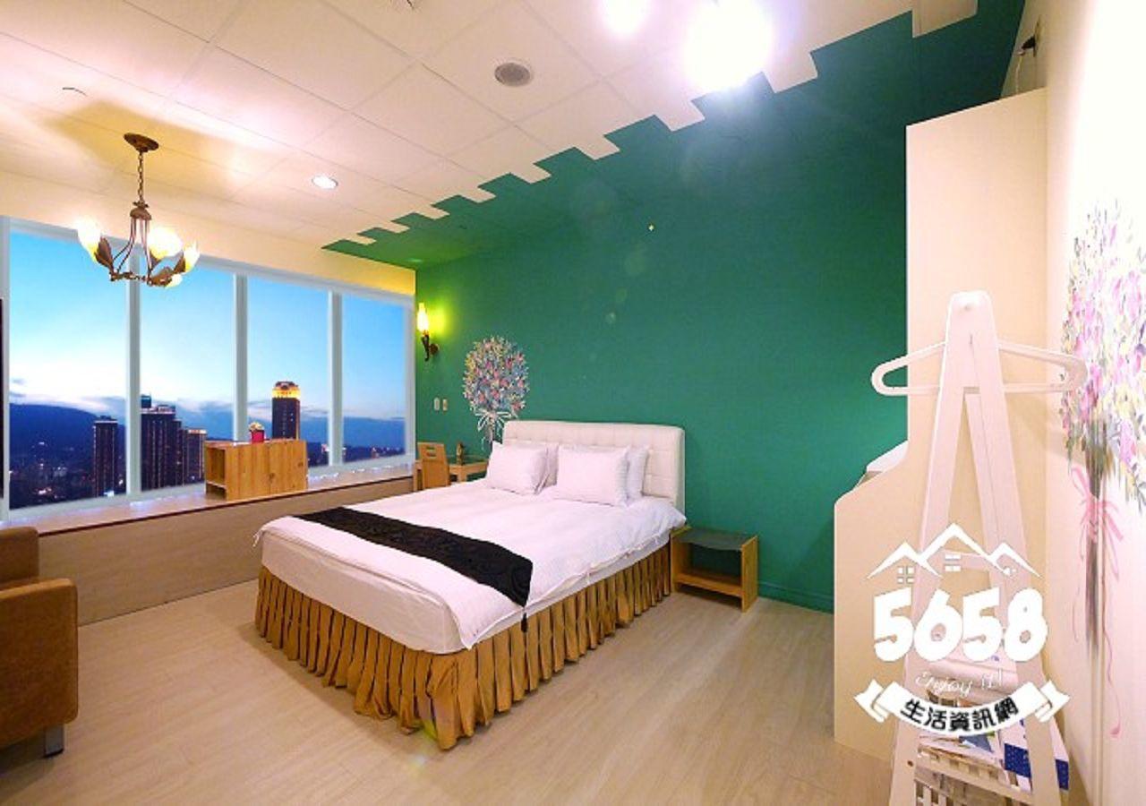 85 Eagle Hotel Kaohsiung Bagian luar foto