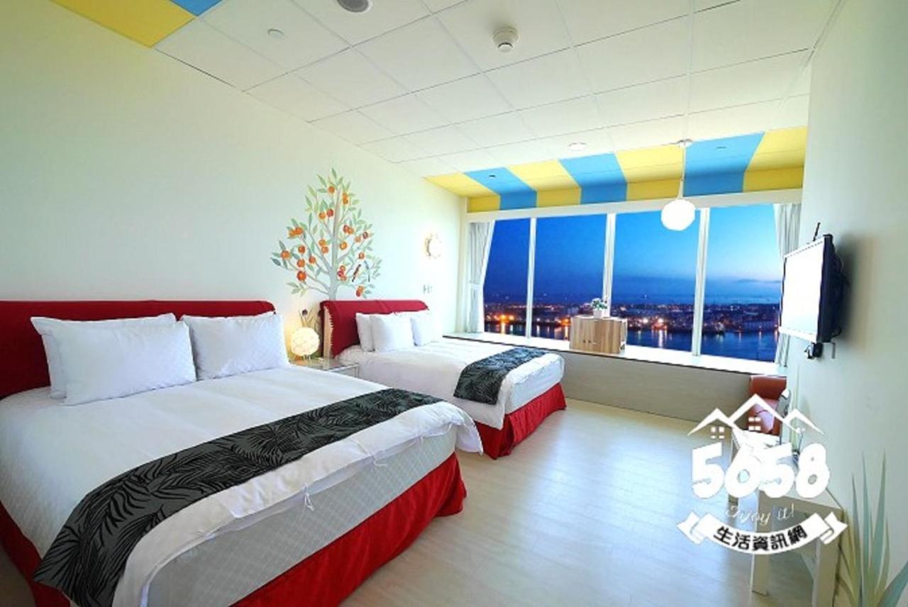 85 Eagle Hotel Kaohsiung Bagian luar foto