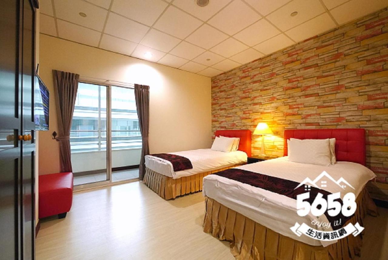 85 Eagle Hotel Kaohsiung Bagian luar foto