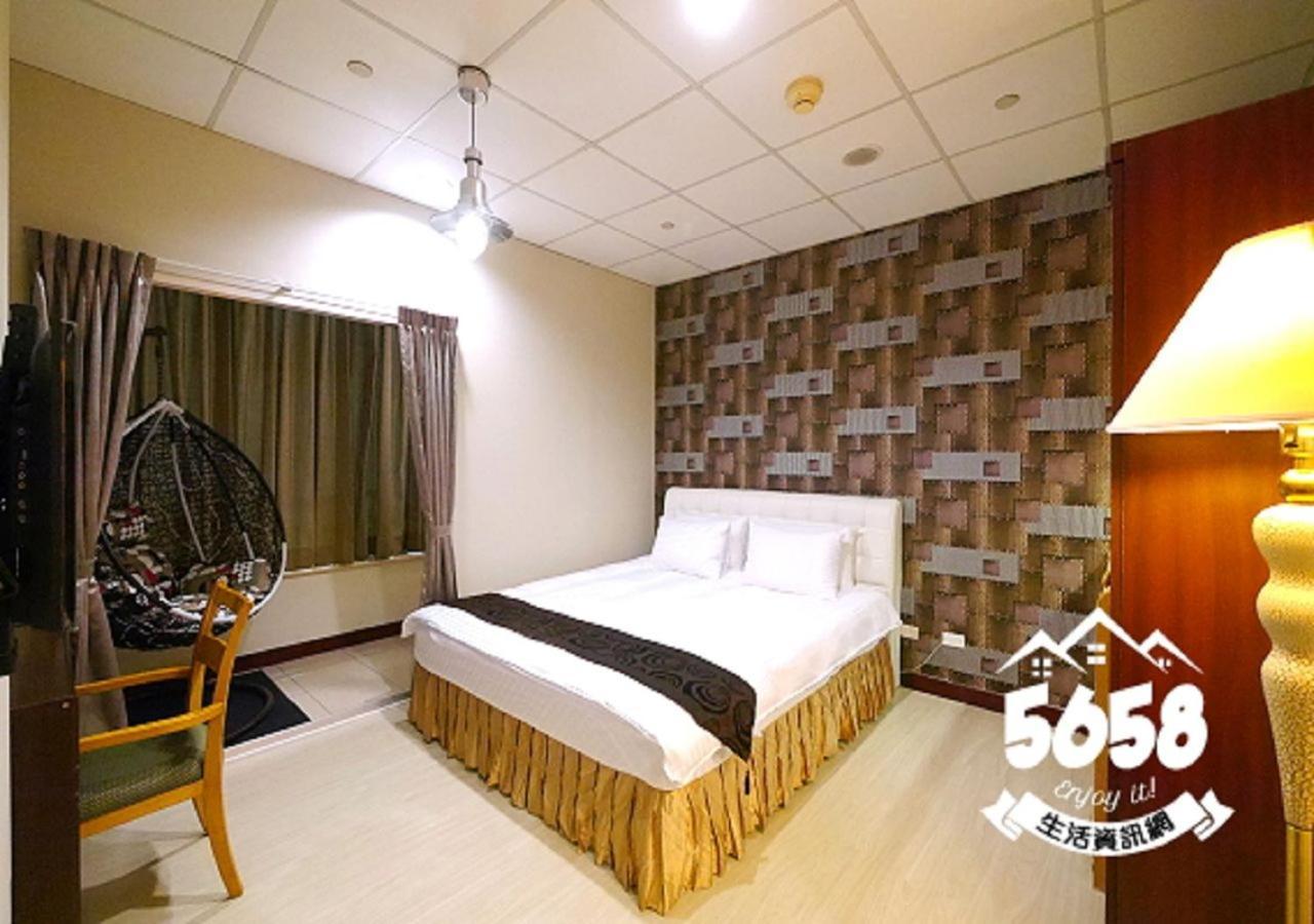 85 Eagle Hotel Kaohsiung Bagian luar foto