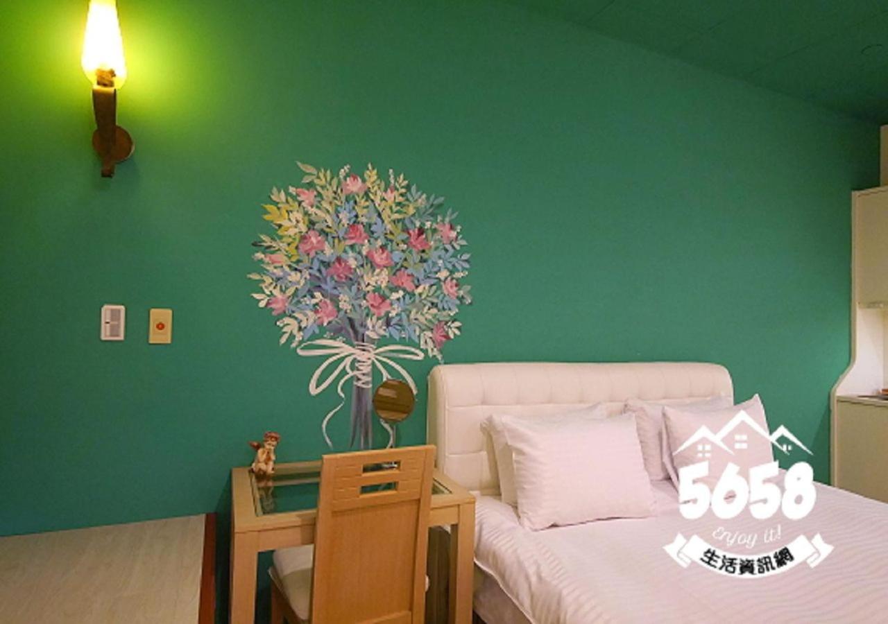 85 Eagle Hotel Kaohsiung Bagian luar foto